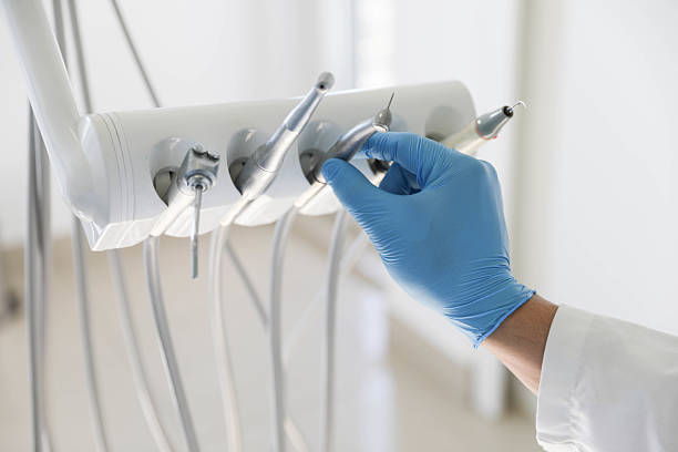 Professional Tooth Extraction technician working in Kemp, TX